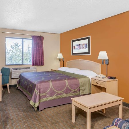 Super 8 By Wyndham Charlotte/Amusement Park Area Hotel Buitenkant foto