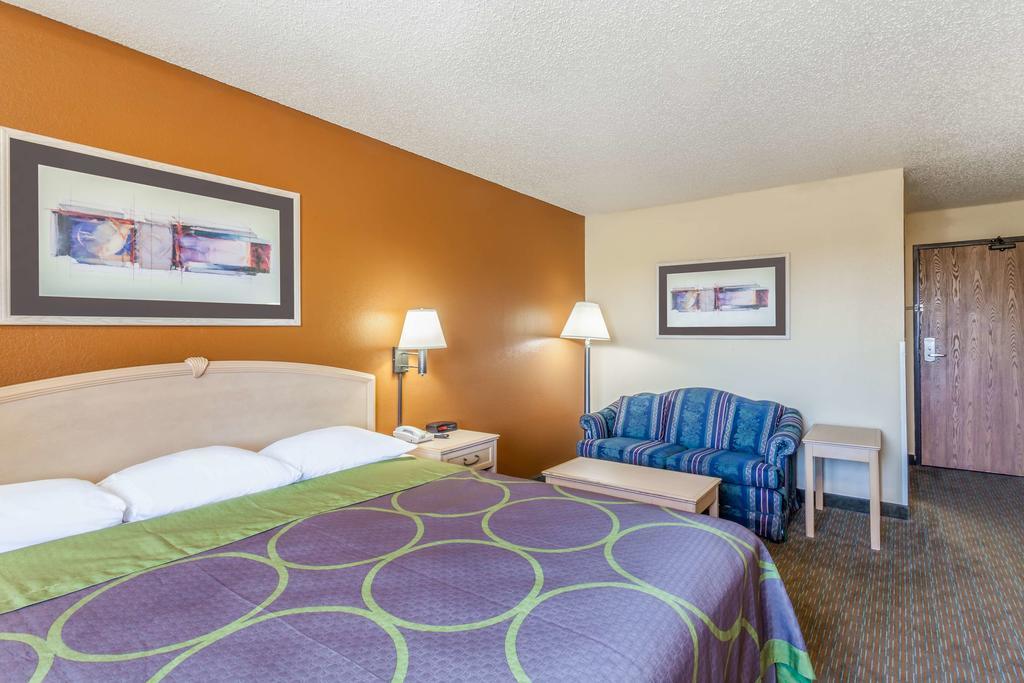 Super 8 By Wyndham Charlotte/Amusement Park Area Hotel Buitenkant foto